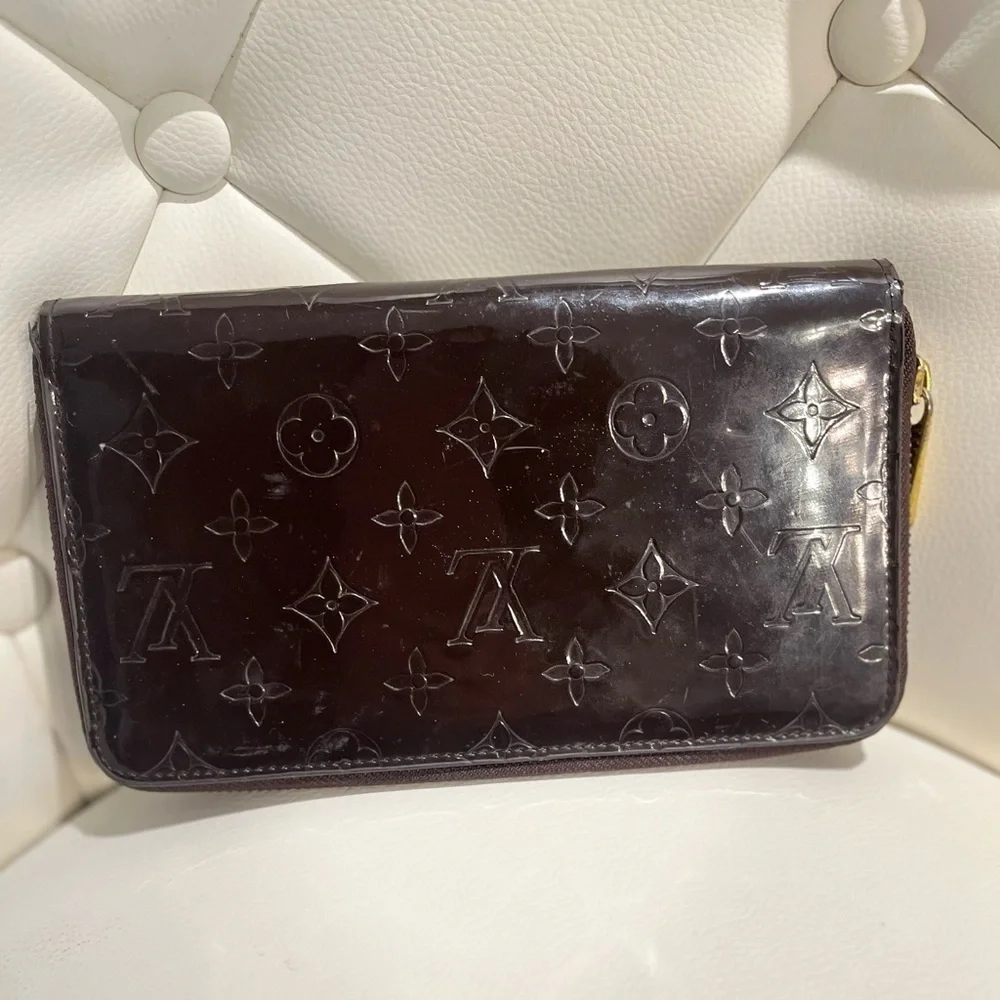 Louis Vuitton Brown Key Holder with Embossed Monogram